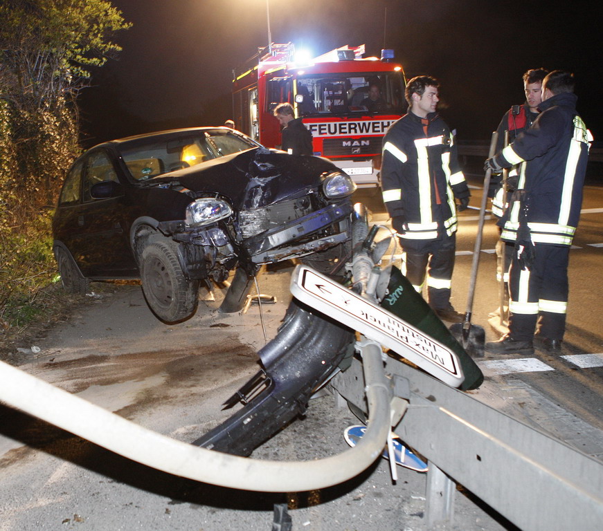 VU Koeln Militaerringstr nach VU zu Fuss gefluechtet P06.jpg